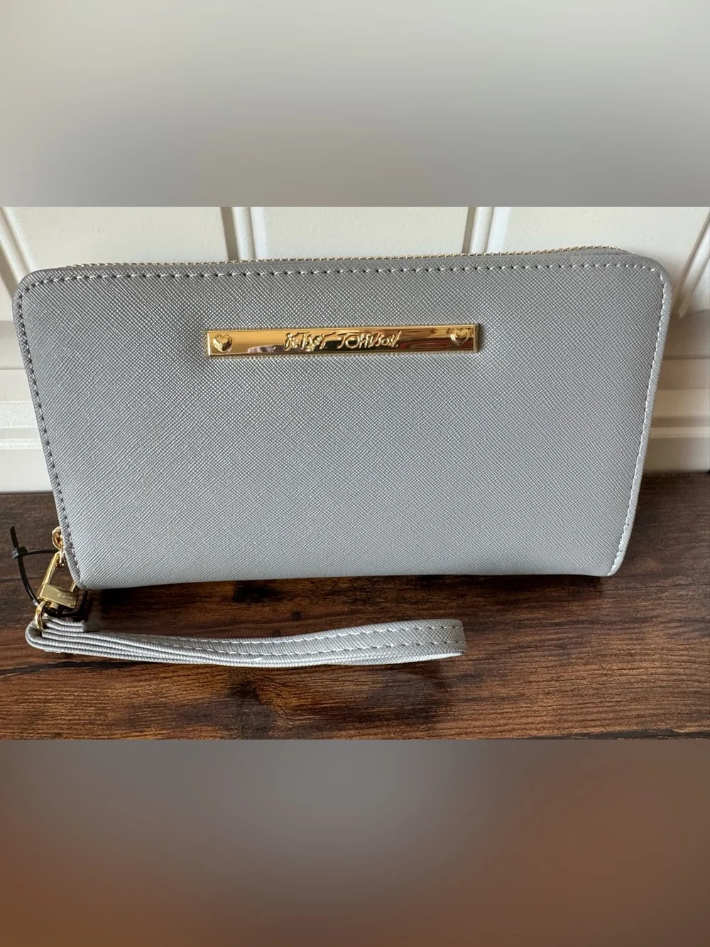 Betsey Johnson Gray Zip Around Wristlet Wallet NWOT Gold Hardware